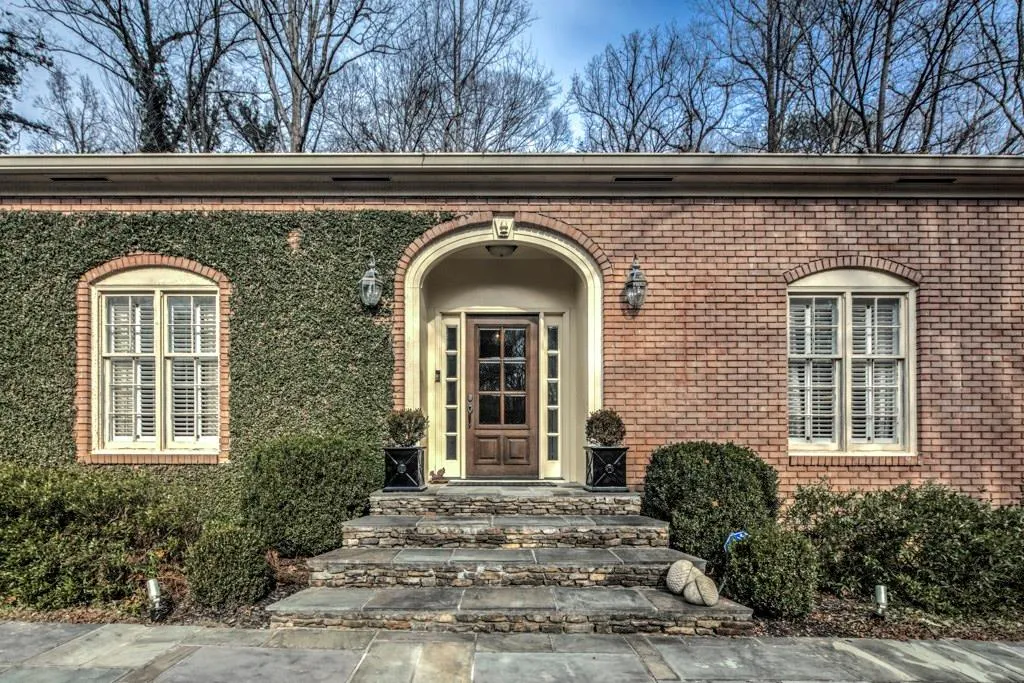 480 Forestdale Drive, Atlanta, Georgia 30342, 5 Bedrooms Bedrooms, ,3 BathroomsBathrooms,Residential,Sold,480 Forestdale Drive,5948895