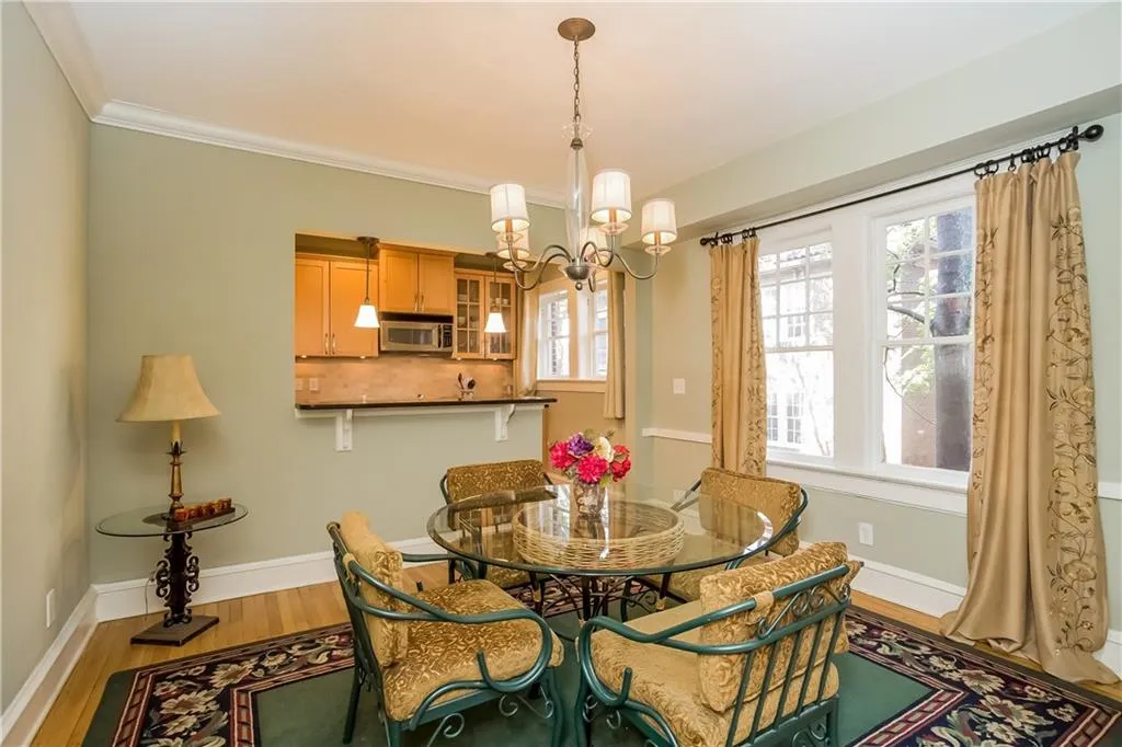 2 Collier Road Nw Unit 5, Atlanta, Georgia 30309, 1 Bedroom Bedrooms, ,1 BathroomBathrooms,Residential,Sold,2 Collier Road Nw Unit 5,5757579