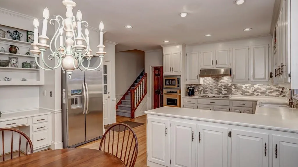 9590 Huntcliff Trace, Sandy Springs, Georgia 30350, 5 Bedrooms Bedrooms, ,5 BathroomsBathrooms,Residential,Sold,9590 Huntcliff Trace,5924291