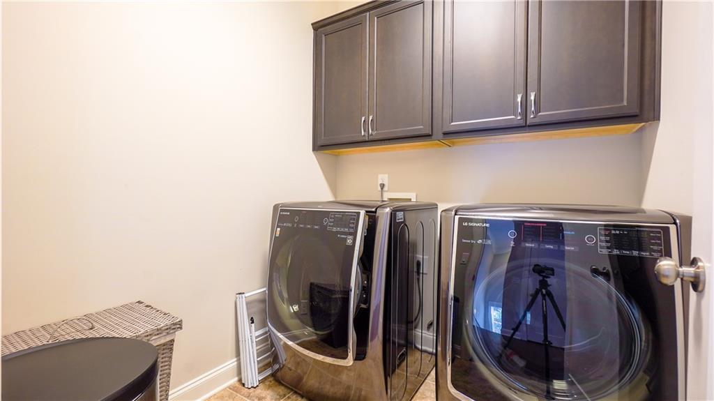 2002 Wheaton Way, Sandy Springs, Georgia 30328, 4 Bedrooms Bedrooms, ,3 BathroomsBathrooms,Residential,Sold,2002 Wheaton Way,7217370