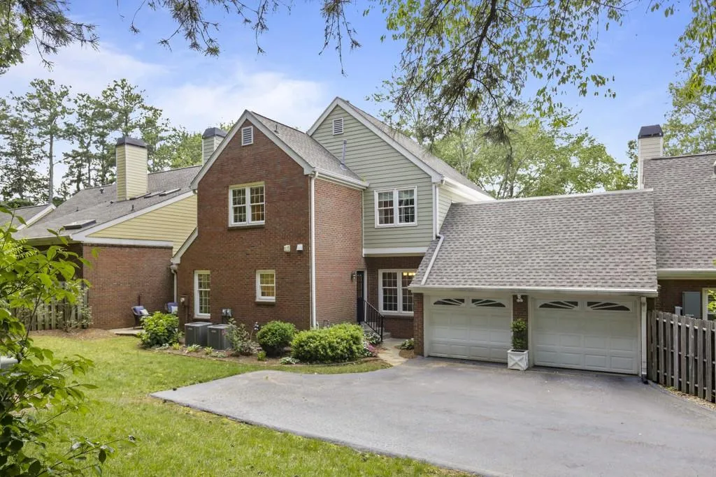 16 Vernon Glen Court, Atlanta, Georgia 30338, 3 Bedrooms Bedrooms, ,2 BathroomsBathrooms,Residential,Sold,16 Vernon Glen Court,7245877