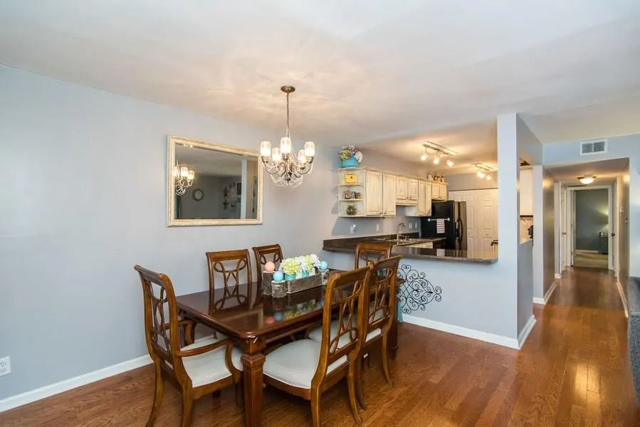 208 Brighton Point, Atlanta, Georgia 30328, 2 Bedrooms Bedrooms, ,2 BathroomsBathrooms,Residential,Sold,208 Brighton Point,5694121