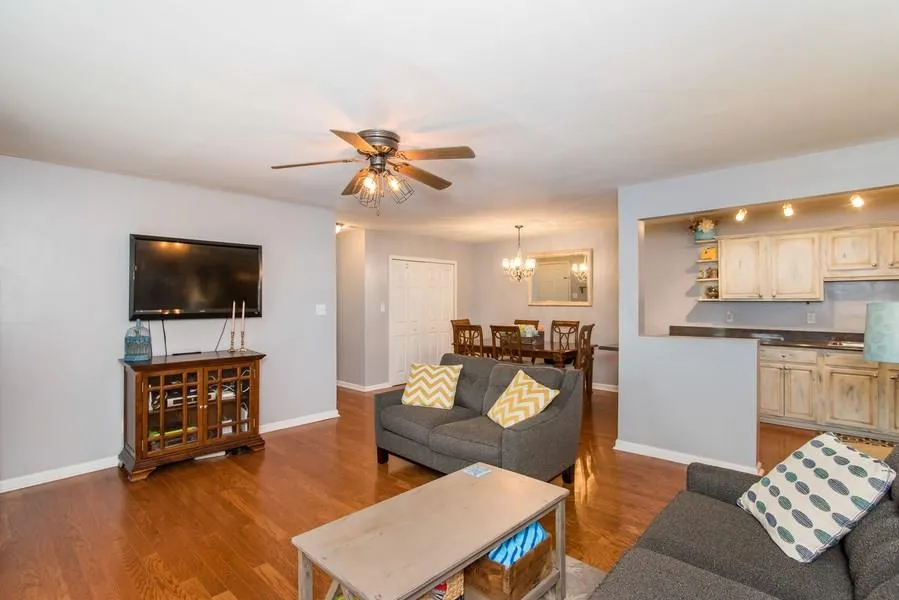 208 Brighton Point, Atlanta, Georgia 30328, 2 Bedrooms Bedrooms, ,2 BathroomsBathrooms,Residential,Sold,208 Brighton Point,5694121