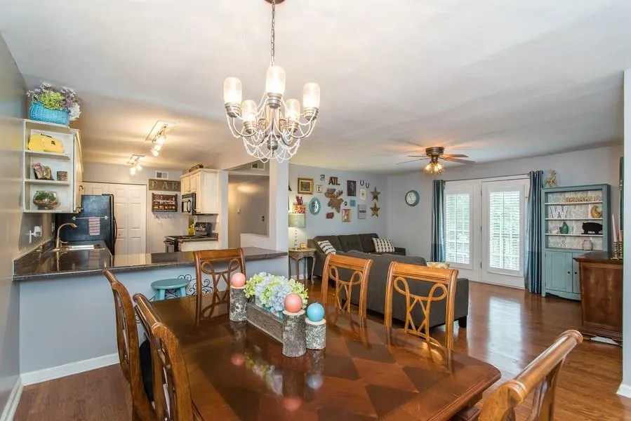 208 Brighton Point, Atlanta, Georgia 30328, 2 Bedrooms Bedrooms, ,2 BathroomsBathrooms,Residential,Sold,208 Brighton Point,5694121