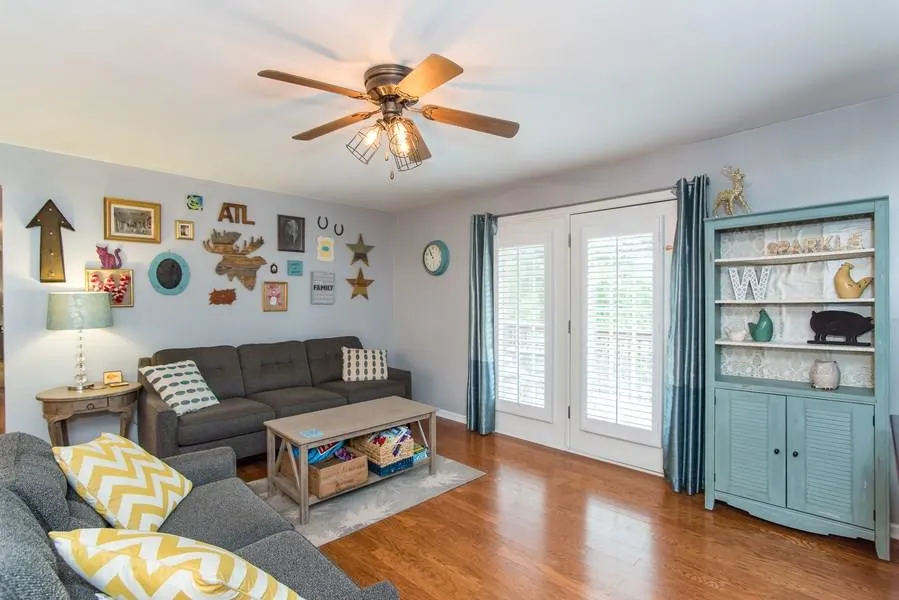 208 Brighton Point, Atlanta, Georgia 30328, 2 Bedrooms Bedrooms, ,2 BathroomsBathrooms,Residential,Sold,208 Brighton Point,5694121