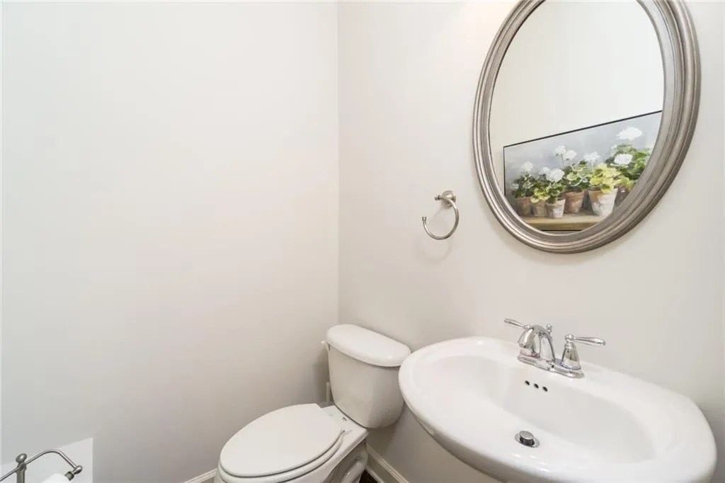 7340 Glisten Avenue, Sandy Springs, Georgia 30328, 3 Bedrooms Bedrooms, ,3 BathroomsBathrooms,Residential,Sold,7340 Glisten Avenue,6774000