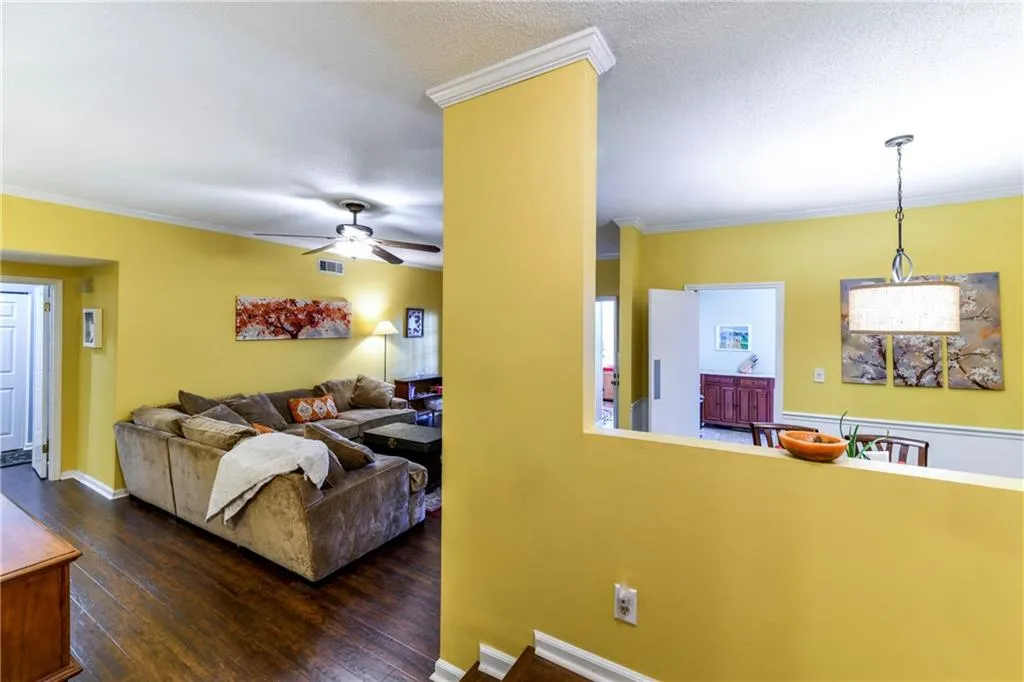 5205 Chemin De Vie, Atlanta, Georgia 30342, 2 Bedrooms Bedrooms, ,2 BathroomsBathrooms,Residential,Sold,5205 Chemin De Vie,5983182