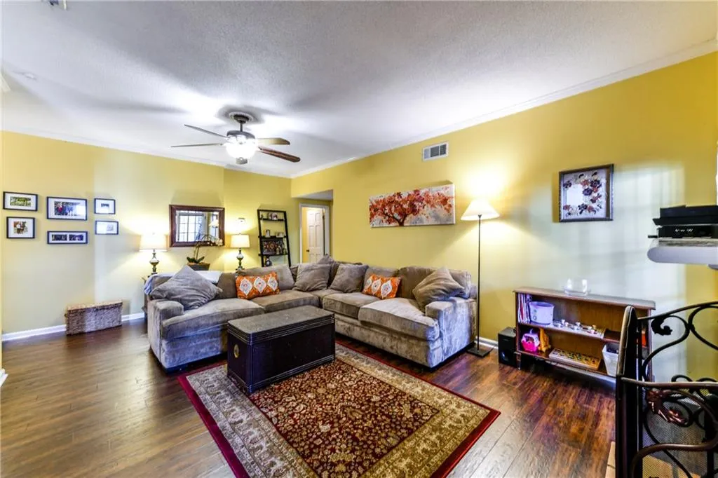 5205 Chemin De Vie, Atlanta, Georgia 30342, 2 Bedrooms Bedrooms, ,2 BathroomsBathrooms,Residential,Sold,5205 Chemin De Vie,5983182