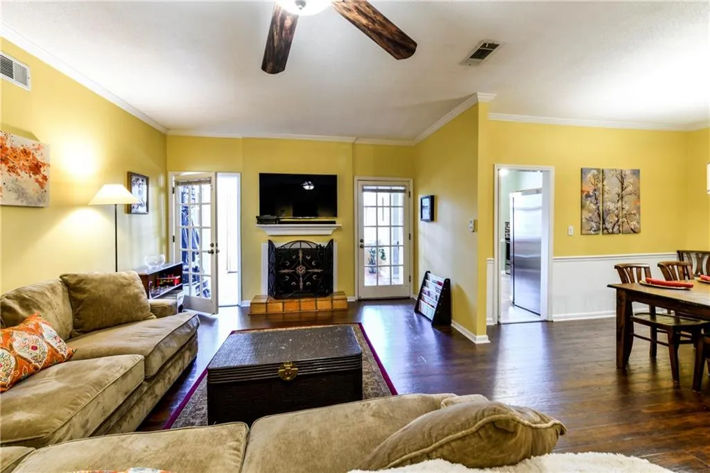 5205 Chemin De Vie, Atlanta, Georgia 30342, 2 Bedrooms Bedrooms, ,2 BathroomsBathrooms,Residential,Sold,5205 Chemin De Vie,5983182