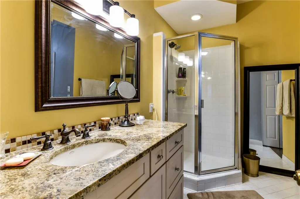 5205 Chemin De Vie, Atlanta, Georgia 30342, 2 Bedrooms Bedrooms, ,2 BathroomsBathrooms,Residential,Sold,5205 Chemin De Vie,5983182