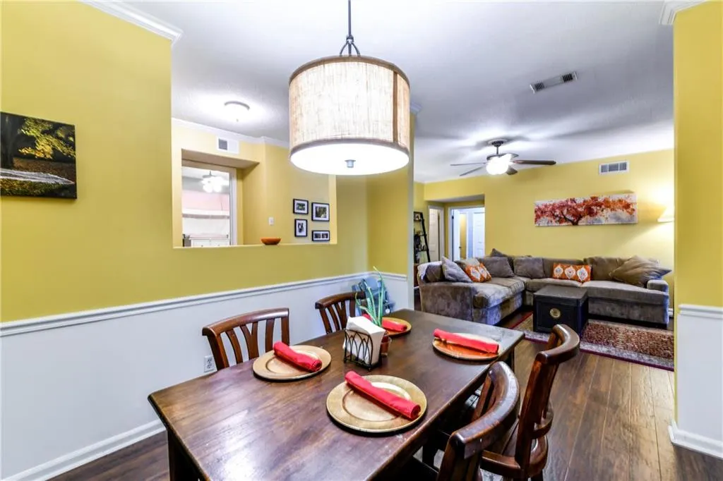 5205 Chemin De Vie, Atlanta, Georgia 30342, 2 Bedrooms Bedrooms, ,2 BathroomsBathrooms,Residential,Sold,5205 Chemin De Vie,5983182