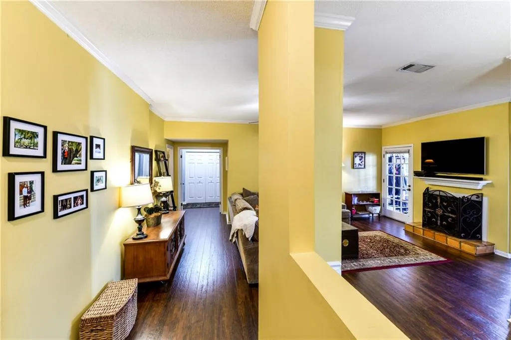 5205 Chemin De Vie, Atlanta, Georgia 30342, 2 Bedrooms Bedrooms, ,2 BathroomsBathrooms,Residential,Sold,5205 Chemin De Vie,5983182