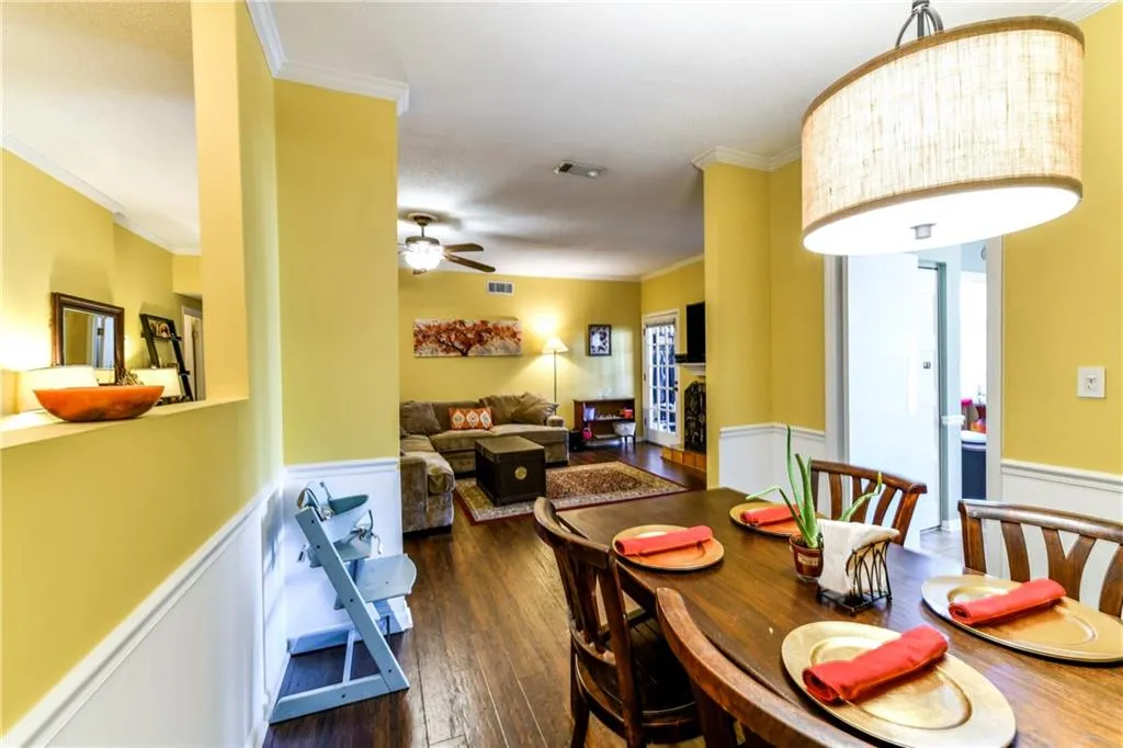 5205 Chemin De Vie, Atlanta, Georgia 30342, 2 Bedrooms Bedrooms, ,2 BathroomsBathrooms,Residential,Sold,5205 Chemin De Vie,5983182