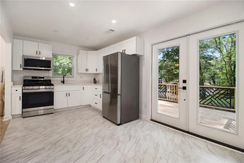 2537 Baker Road Nw, Atlanta, Georgia 30318, 4 Bedrooms Bedrooms, ,2 BathroomsBathrooms,Residential,For Sale,2537 Baker Road Nw,7583880