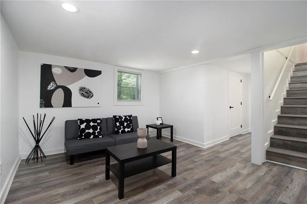2537 Baker Road Nw, Atlanta, Georgia 30318, 4 Bedrooms Bedrooms, ,2 BathroomsBathrooms,Residential,For Sale,2537 Baker Road Nw,7583880