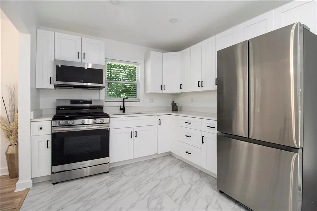 2537 Baker Road Nw, Atlanta, Georgia 30318, 4 Bedrooms Bedrooms, ,2 BathroomsBathrooms,Residential,For Sale,2537 Baker Road Nw,7583880