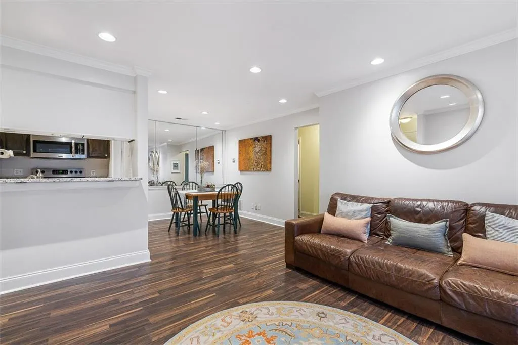 502 Barrington Hills Drive, Sandy Springs, Georgia 30350, 1 Bedroom Bedrooms, ,1 BathroomBathrooms,Residential,Sold,502 Barrington Hills Drive,6851420