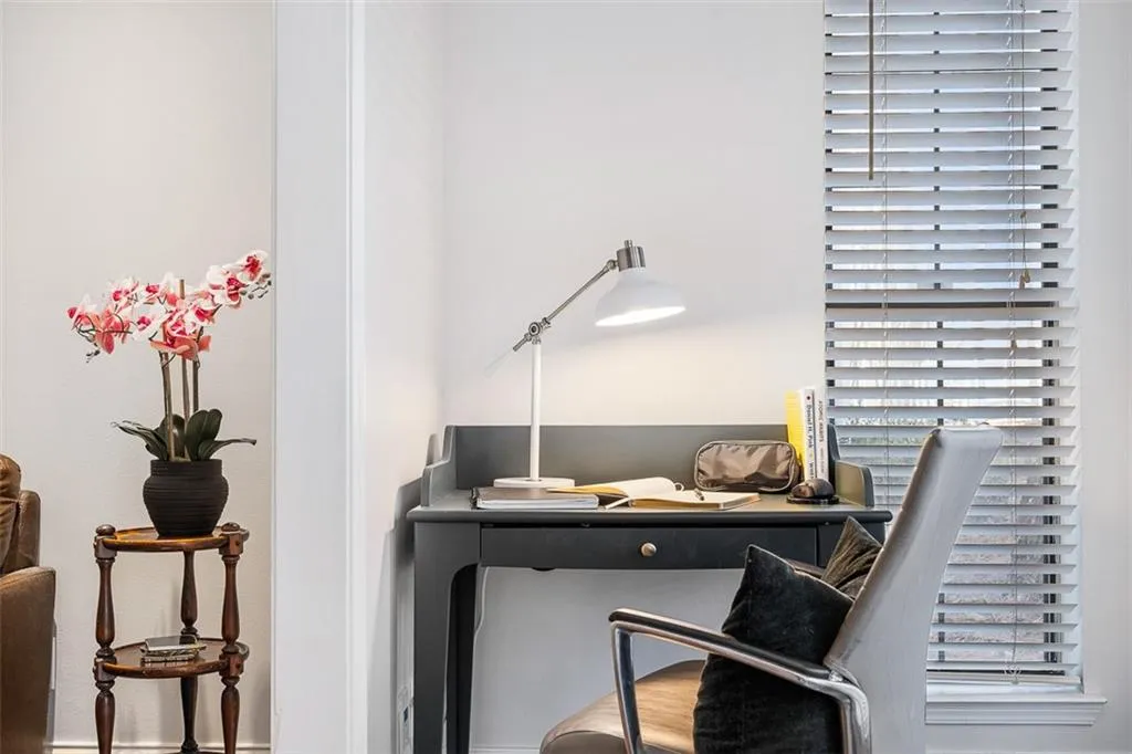 502 Barrington Hills Drive, Sandy Springs, Georgia 30350, 1 Bedroom Bedrooms, ,1 BathroomBathrooms,Residential,Sold,502 Barrington Hills Drive,6851420