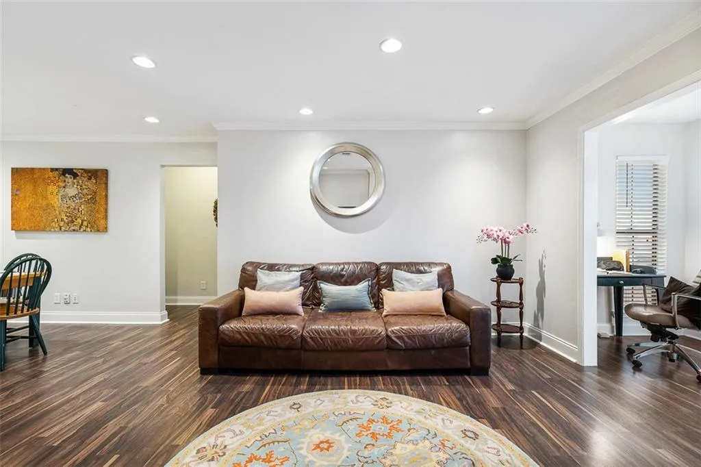 502 Barrington Hills Drive, Sandy Springs, Georgia 30350, 1 Bedroom Bedrooms, ,1 BathroomBathrooms,Residential,Sold,502 Barrington Hills Drive,6851420