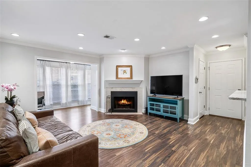 502 Barrington Hills Drive, Sandy Springs, Georgia 30350, 1 Bedroom Bedrooms, ,1 BathroomBathrooms,Residential,Sold,502 Barrington Hills Drive,6851420