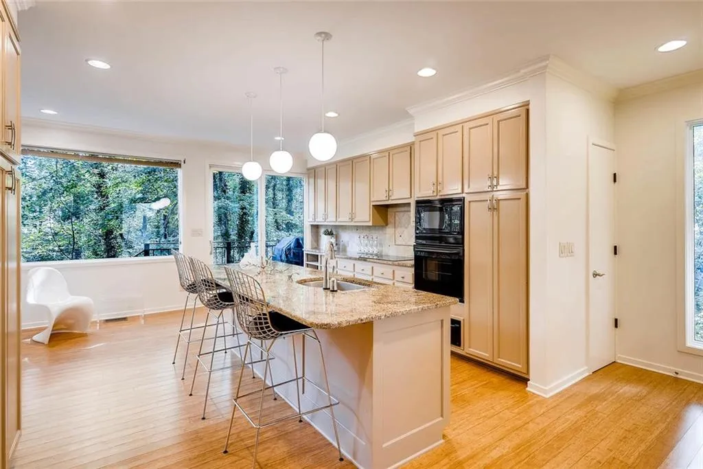 625 Valley Hall Drive, Sandy Springs, Georgia 30350, 5 Bedrooms Bedrooms, ,3 BathroomsBathrooms,Residential,Sold,625 Valley Hall Drive,5925222