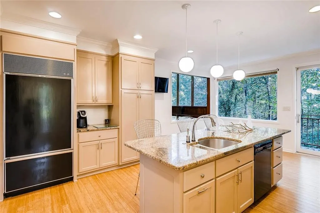 625 Valley Hall Drive, Sandy Springs, Georgia 30350, 5 Bedrooms Bedrooms, ,3 BathroomsBathrooms,Residential,Sold,625 Valley Hall Drive,5925222