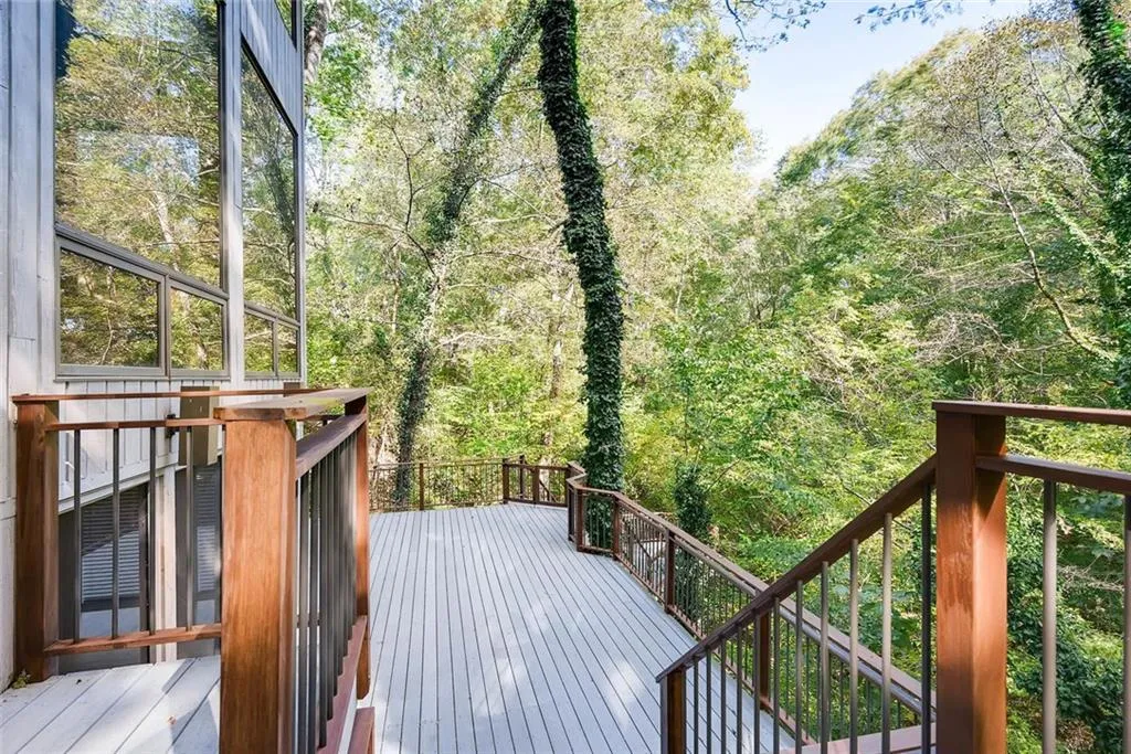 625 Valley Hall Drive, Sandy Springs, Georgia 30350, 5 Bedrooms Bedrooms, ,3 BathroomsBathrooms,Residential,Sold,625 Valley Hall Drive,5925222