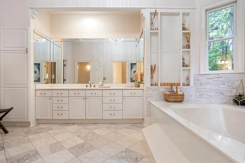 7560 Bridgegate Court, Sandy Springs, Georgia 30350, 5 Bedrooms Bedrooms, ,5 BathroomsBathrooms,Residential,Sold,7560 Bridgegate Court,7224649