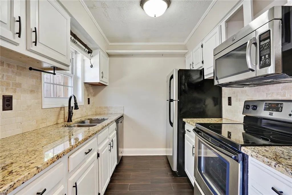 6803 Park Avenue, Sandy Springs, Georgia 30342, 2 Bedrooms Bedrooms, ,1 BathroomBathrooms,Residential,Sold,6803 Park Avenue,7201705