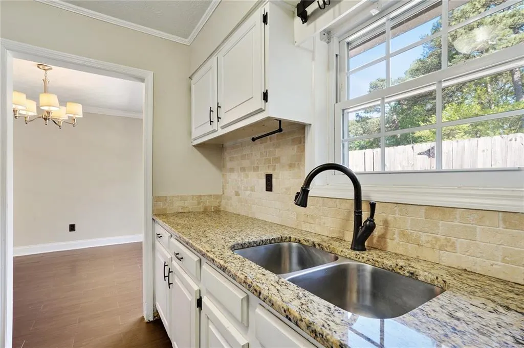 6803 Park Avenue, Sandy Springs, Georgia 30342, 2 Bedrooms Bedrooms, ,1 BathroomBathrooms,Residential,Sold,6803 Park Avenue,7201705