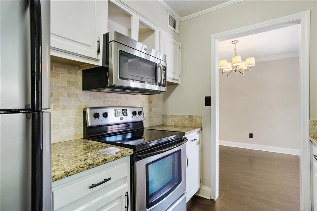 6803 Park Avenue, Sandy Springs, Georgia 30342, 2 Bedrooms Bedrooms, ,1 BathroomBathrooms,Residential,Sold,6803 Park Avenue,7201705