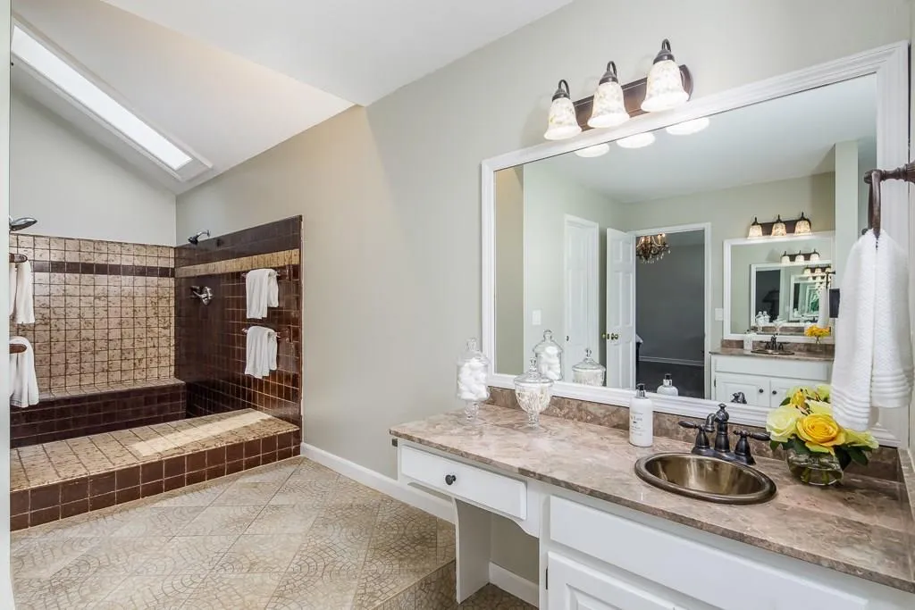 875 Waddington Court, Sandy Springs, Georgia 30350, 5 Bedrooms Bedrooms, ,3 BathroomsBathrooms,Residential,Sold,875 Waddington Court,6027090