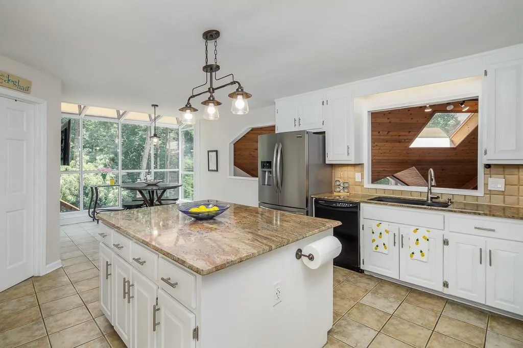 875 Waddington Court, Sandy Springs, Georgia 30350, 5 Bedrooms Bedrooms, ,3 BathroomsBathrooms,Residential,Sold,875 Waddington Court,6027090