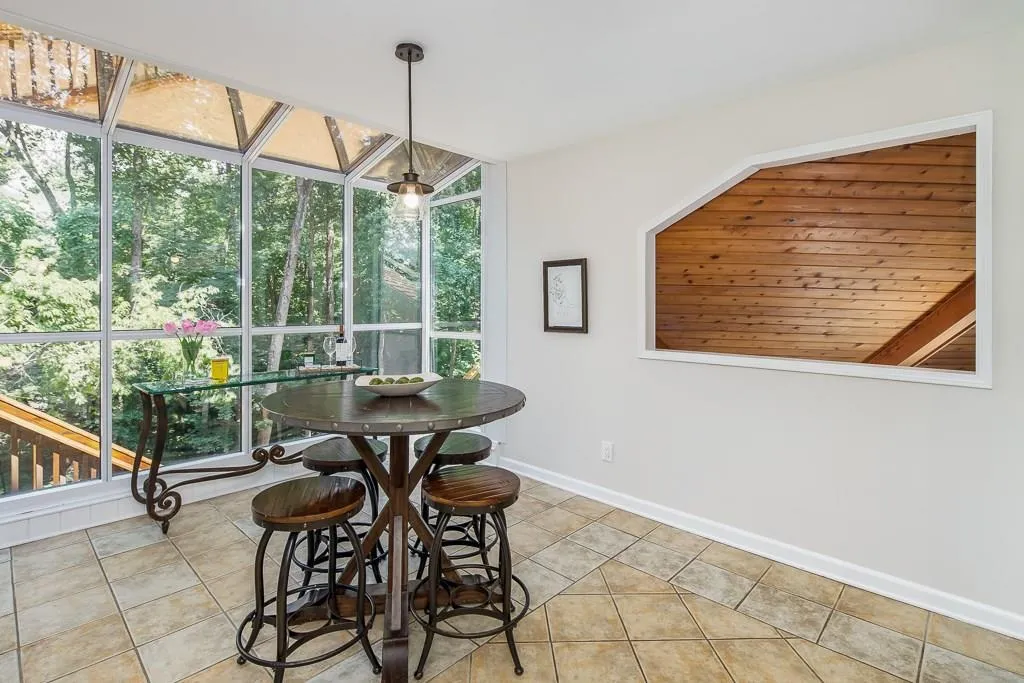 875 Waddington Court, Sandy Springs, Georgia 30350, 5 Bedrooms Bedrooms, ,3 BathroomsBathrooms,Residential,Sold,875 Waddington Court,6027090