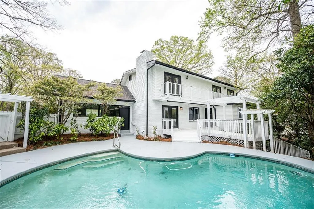 264 Devonwood Drive, Atlanta, Georgia 30328, 5 Bedrooms Bedrooms, ,4 BathroomsBathrooms,Residential,Sold,264 Devonwood Drive,7031181