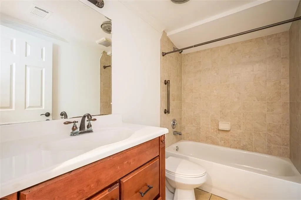 264 Devonwood Drive, Atlanta, Georgia 30328, 5 Bedrooms Bedrooms, ,4 BathroomsBathrooms,Residential,Sold,264 Devonwood Drive,7031181