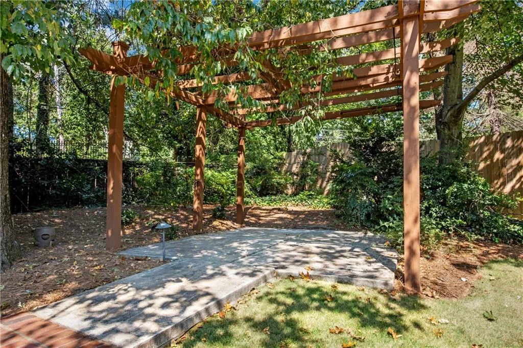 5950 Long Island Drive Nw, Atlanta, Georgia 30328, 5 Bedrooms Bedrooms, ,4 BathroomsBathrooms,Residential,For Sale,5950 Long Island Drive Nw,7723876