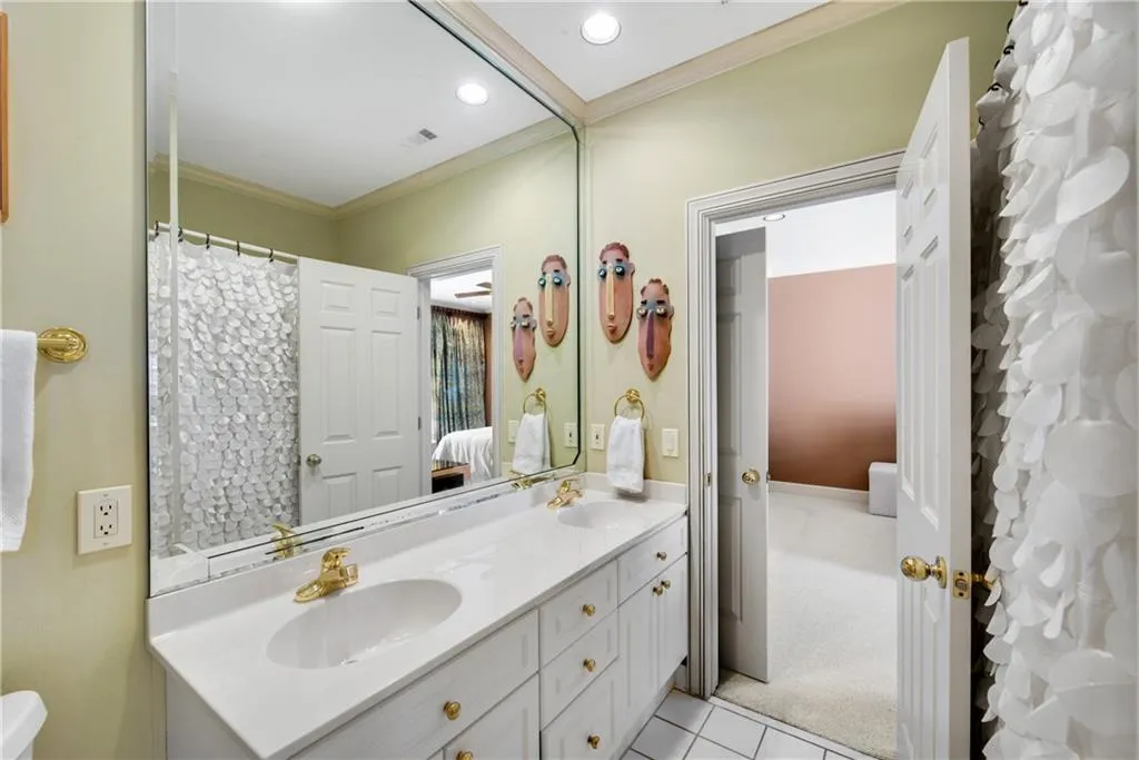 5950 Long Island Drive Nw, Atlanta, Georgia 30328, 5 Bedrooms Bedrooms, ,4 BathroomsBathrooms,Residential,For Sale,5950 Long Island Drive Nw,7723876