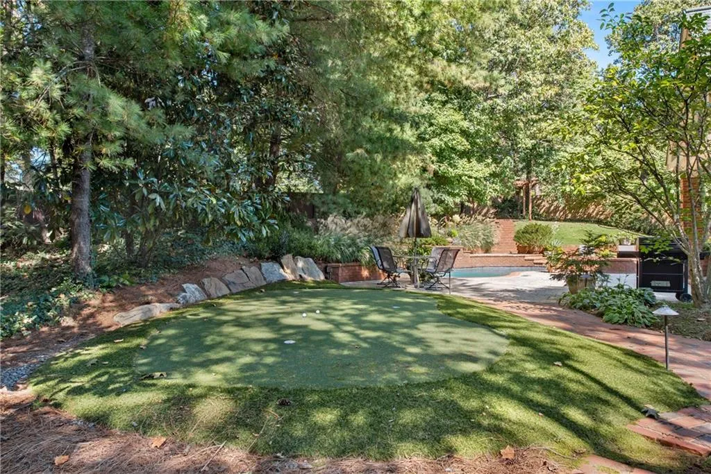 5950 Long Island Drive Nw, Atlanta, Georgia 30328, 5 Bedrooms Bedrooms, ,4 BathroomsBathrooms,Residential,For Sale,5950 Long Island Drive Nw,7723876
