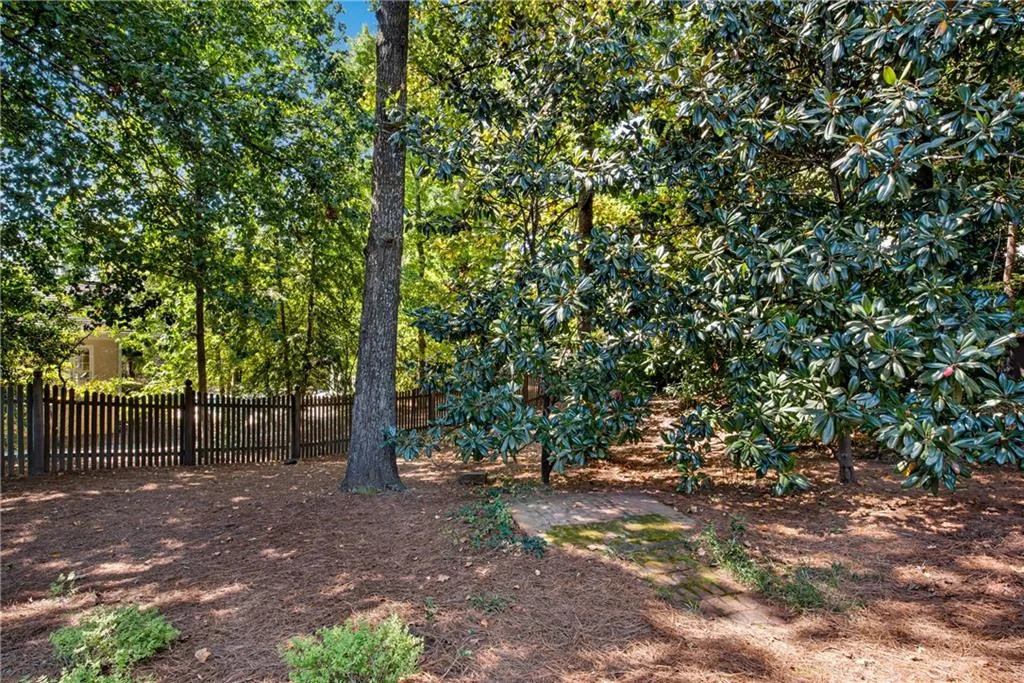 5950 Long Island Drive Nw, Atlanta, Georgia 30328, 5 Bedrooms Bedrooms, ,4 BathroomsBathrooms,Residential,For Sale,5950 Long Island Drive Nw,7723876
