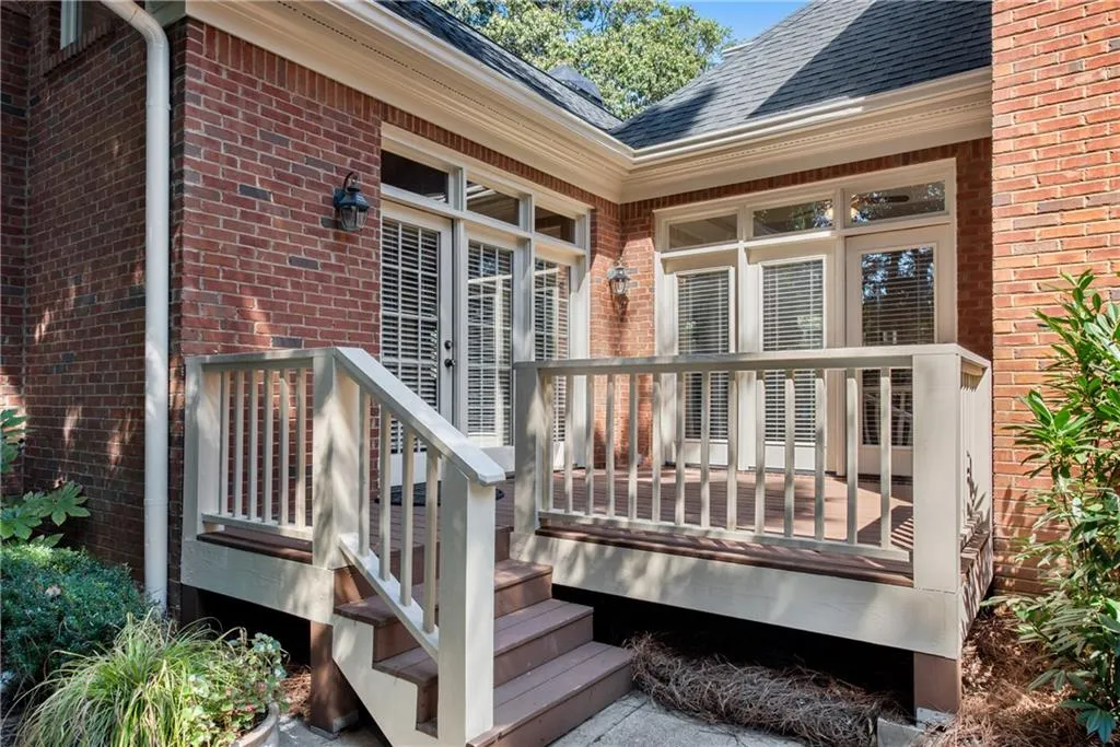 5950 Long Island Drive Nw, Atlanta, Georgia 30328, 5 Bedrooms Bedrooms, ,4 BathroomsBathrooms,Residential,For Sale,5950 Long Island Drive Nw,7723876