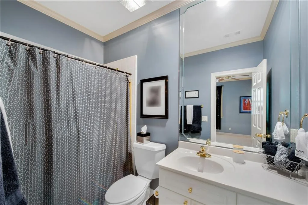 5950 Long Island Drive Nw, Atlanta, Georgia 30328, 5 Bedrooms Bedrooms, ,4 BathroomsBathrooms,Residential,For Sale,5950 Long Island Drive Nw,7723876