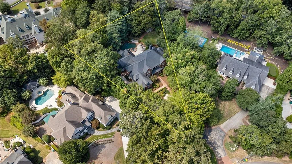 5950 Long Island Drive Nw, Atlanta, Georgia 30328, 5 Bedrooms Bedrooms, ,4 BathroomsBathrooms,Residential,For Sale,5950 Long Island Drive Nw,7723876