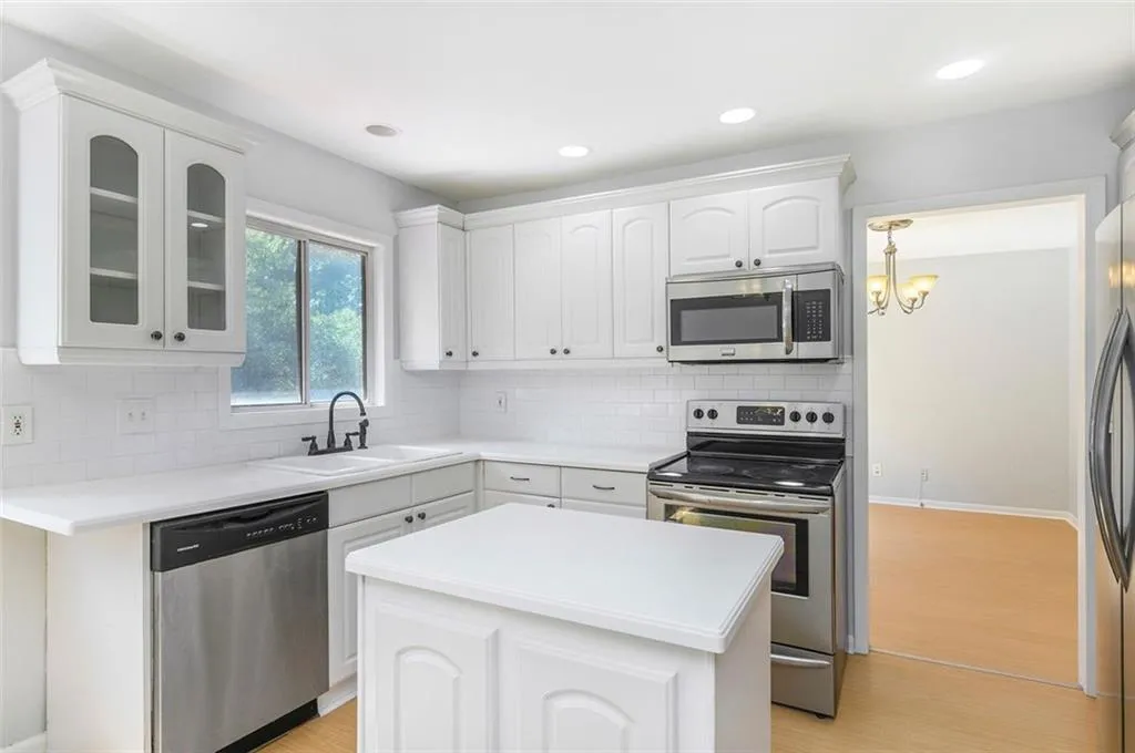 7 Basswood Circle, Atlanta, Georgia 30328, 4 Bedrooms Bedrooms, ,3 BathroomsBathrooms,Residential,Sold,7 Basswood Circle,6948436