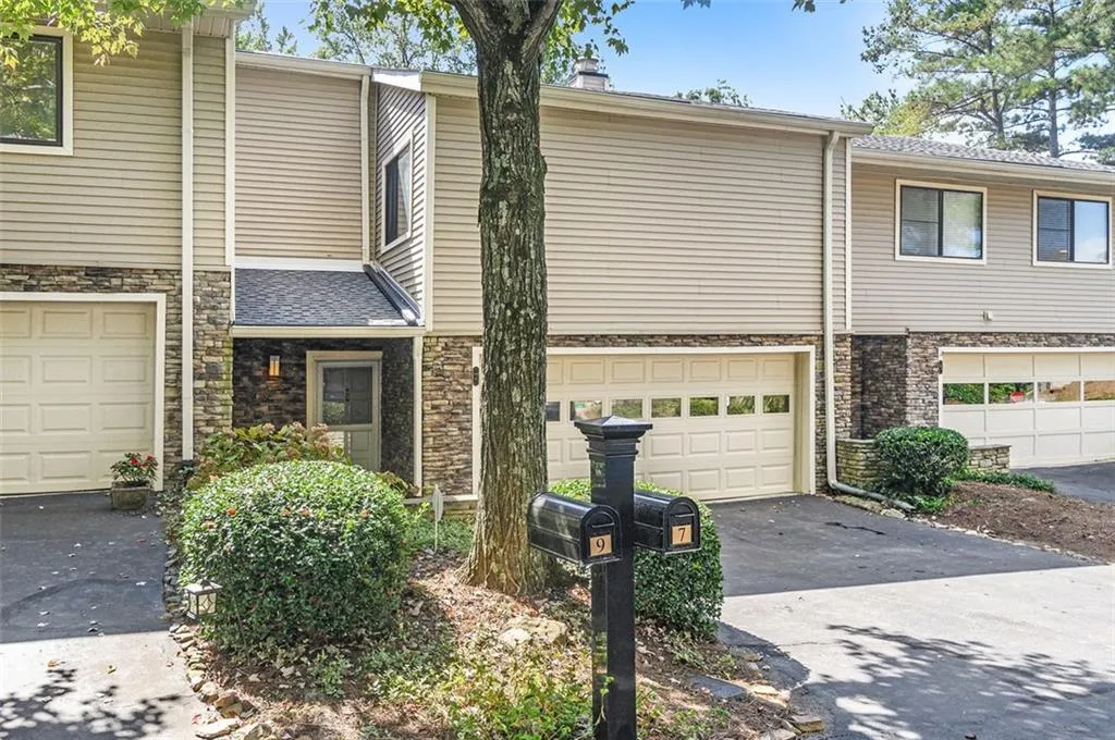7 Basswood Circle, Atlanta, Georgia 30328, 4 Bedrooms Bedrooms, ,3 BathroomsBathrooms,Residential,Sold,7 Basswood Circle,6948436