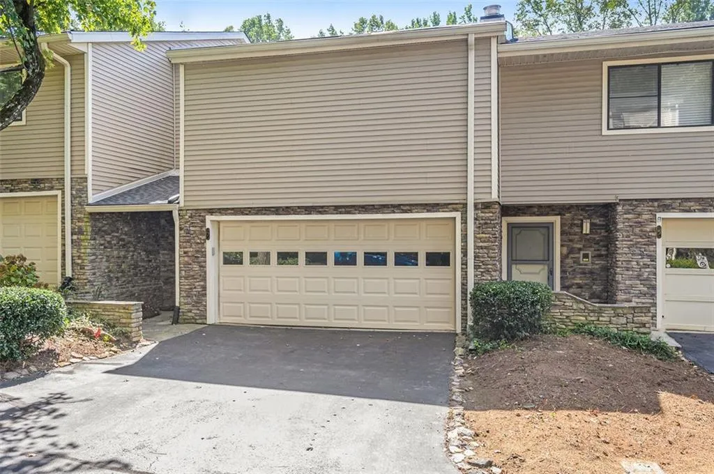 7 Basswood Circle, Atlanta, Georgia 30328, 4 Bedrooms Bedrooms, ,3 BathroomsBathrooms,Residential,Sold,7 Basswood Circle,6948436