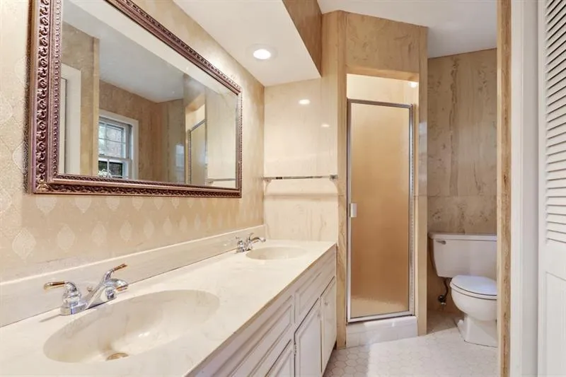 440 N Harbor Drive, Atlanta, Georgia 30328, 5 Bedrooms Bedrooms, ,3 BathroomsBathrooms,Residential,Sold,440 N Harbor Drive,6118535