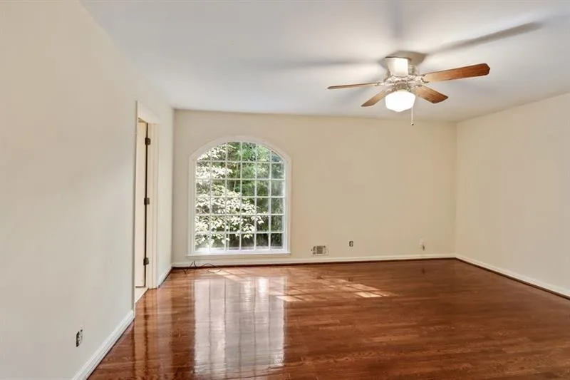 440 N Harbor Drive, Atlanta, Georgia 30328, 5 Bedrooms Bedrooms, ,3 BathroomsBathrooms,Residential,Sold,440 N Harbor Drive,6118535