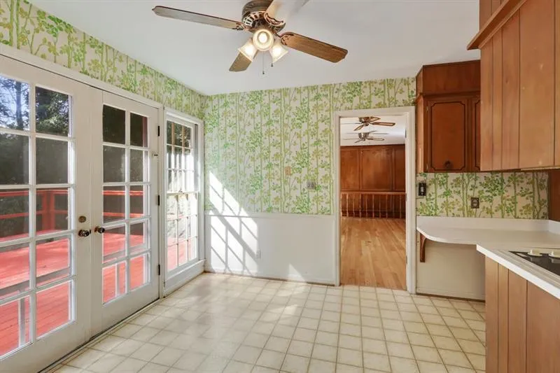 440 N Harbor Drive, Atlanta, Georgia 30328, 5 Bedrooms Bedrooms, ,3 BathroomsBathrooms,Residential,Sold,440 N Harbor Drive,6118535