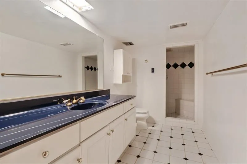 440 N Harbor Drive, Atlanta, Georgia 30328, 5 Bedrooms Bedrooms, ,3 BathroomsBathrooms,Residential,Sold,440 N Harbor Drive,6118535